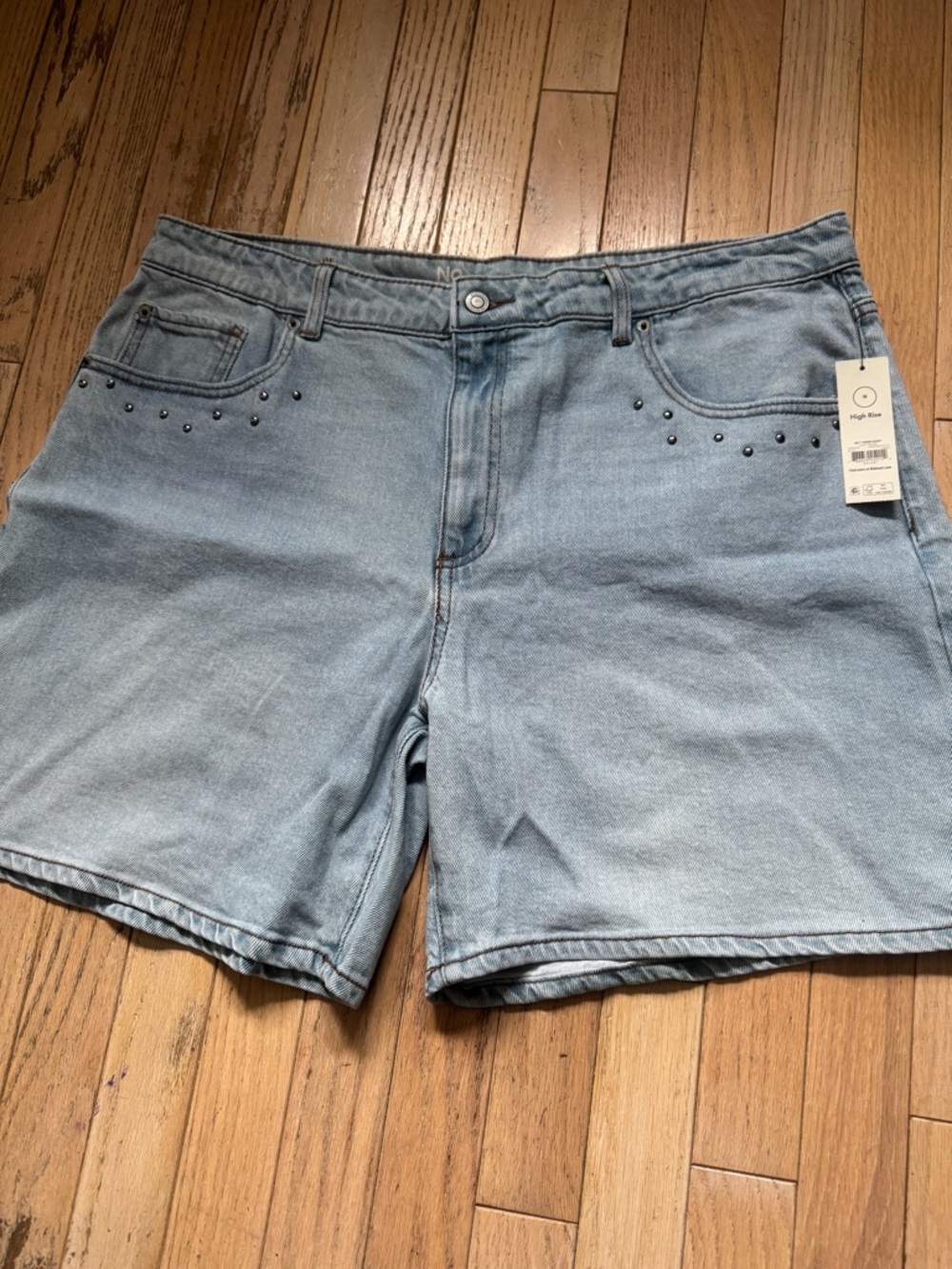 Light Wash Denim High-Rise Shorts with Stud Details size 18 plus size